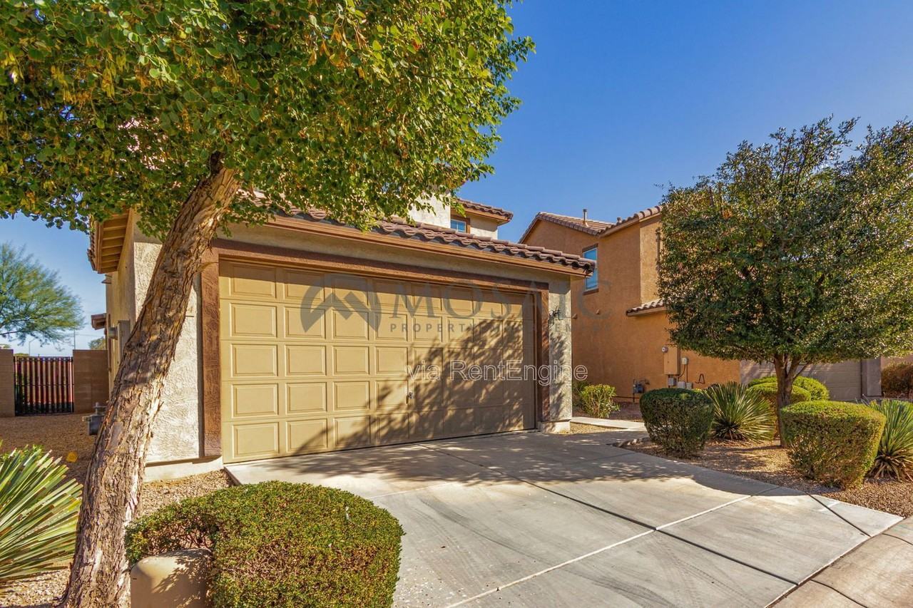 40254 W Molly Ln - Photo 2 of 36