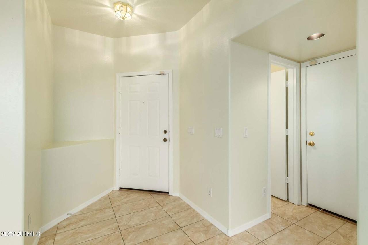 11371 W Pima St - Photo 3 of 24