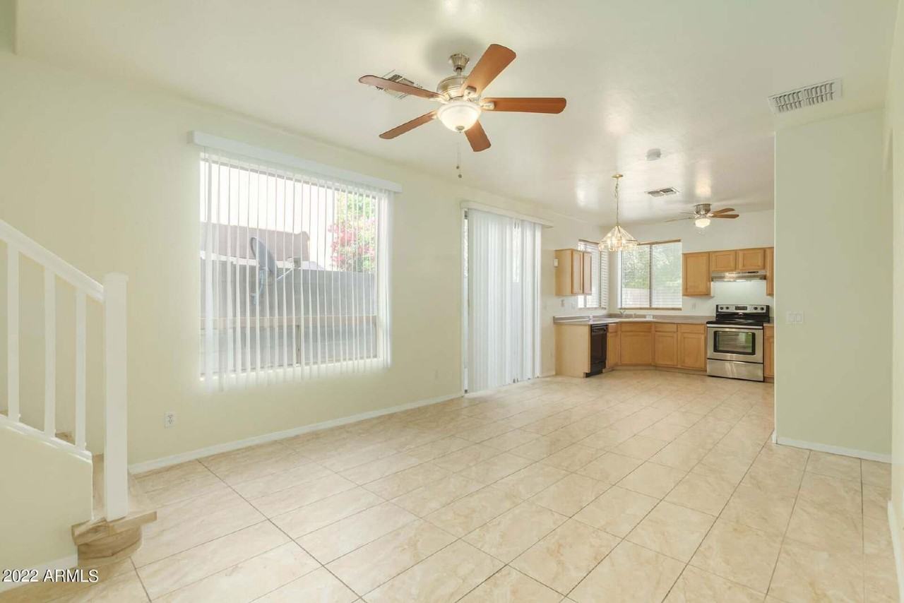 11371 W Pima St - Photo 4 of 24