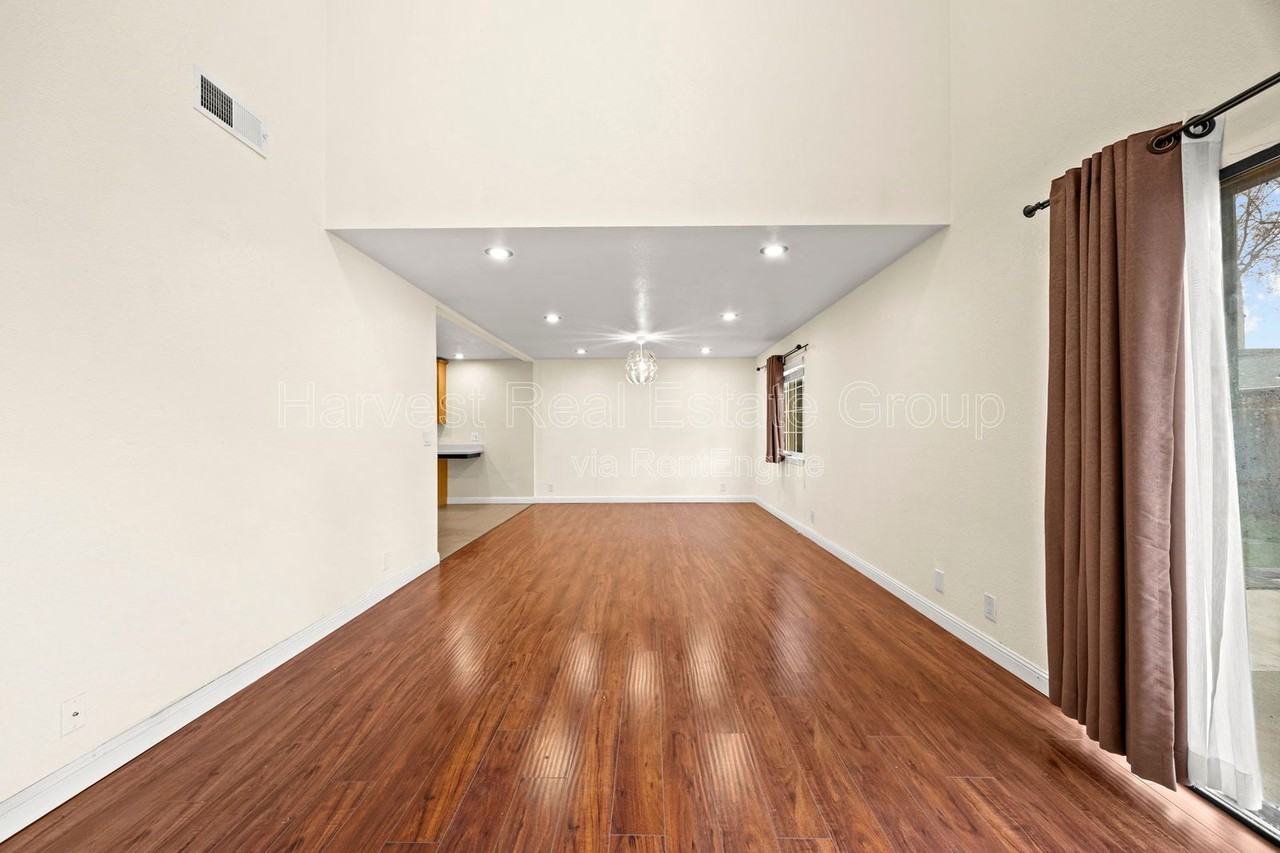 22663 Vermont St - Photo 6 of 18