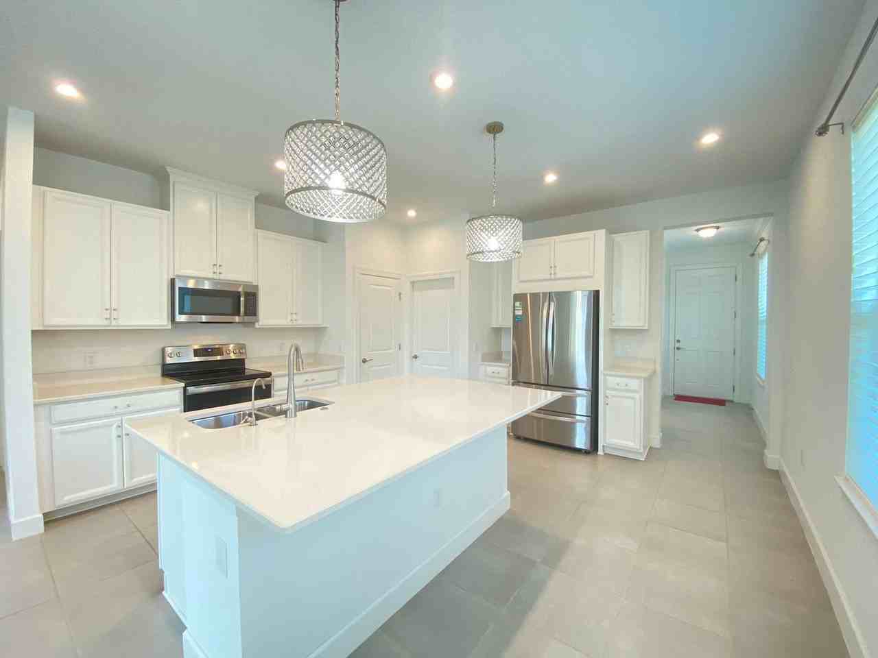 2182 Palm Tree Dr - Photo 3 of 31