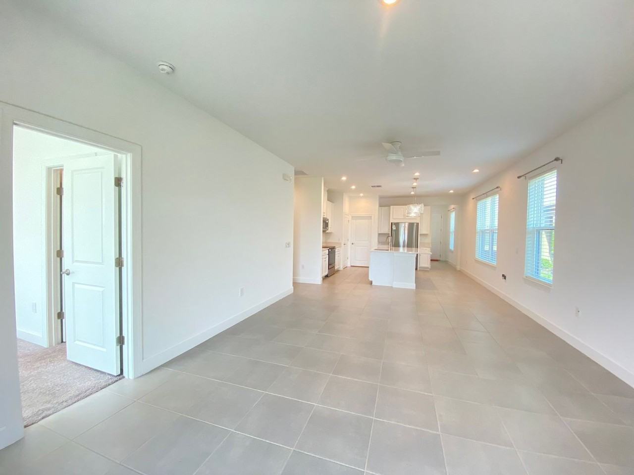 2182 Palm Tree Dr - Photo 5 of 31