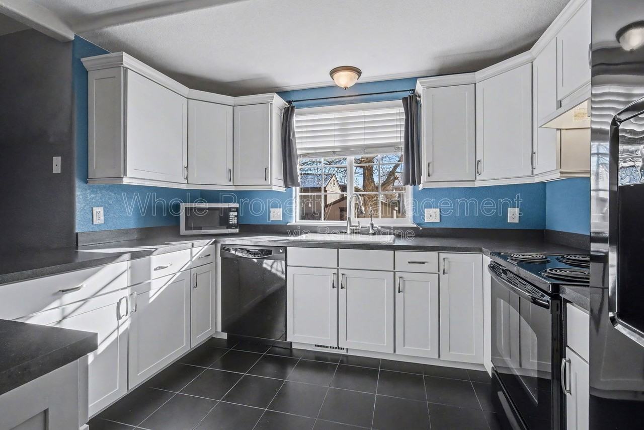 6502 E 62nd Pl - Photo 5 of 26