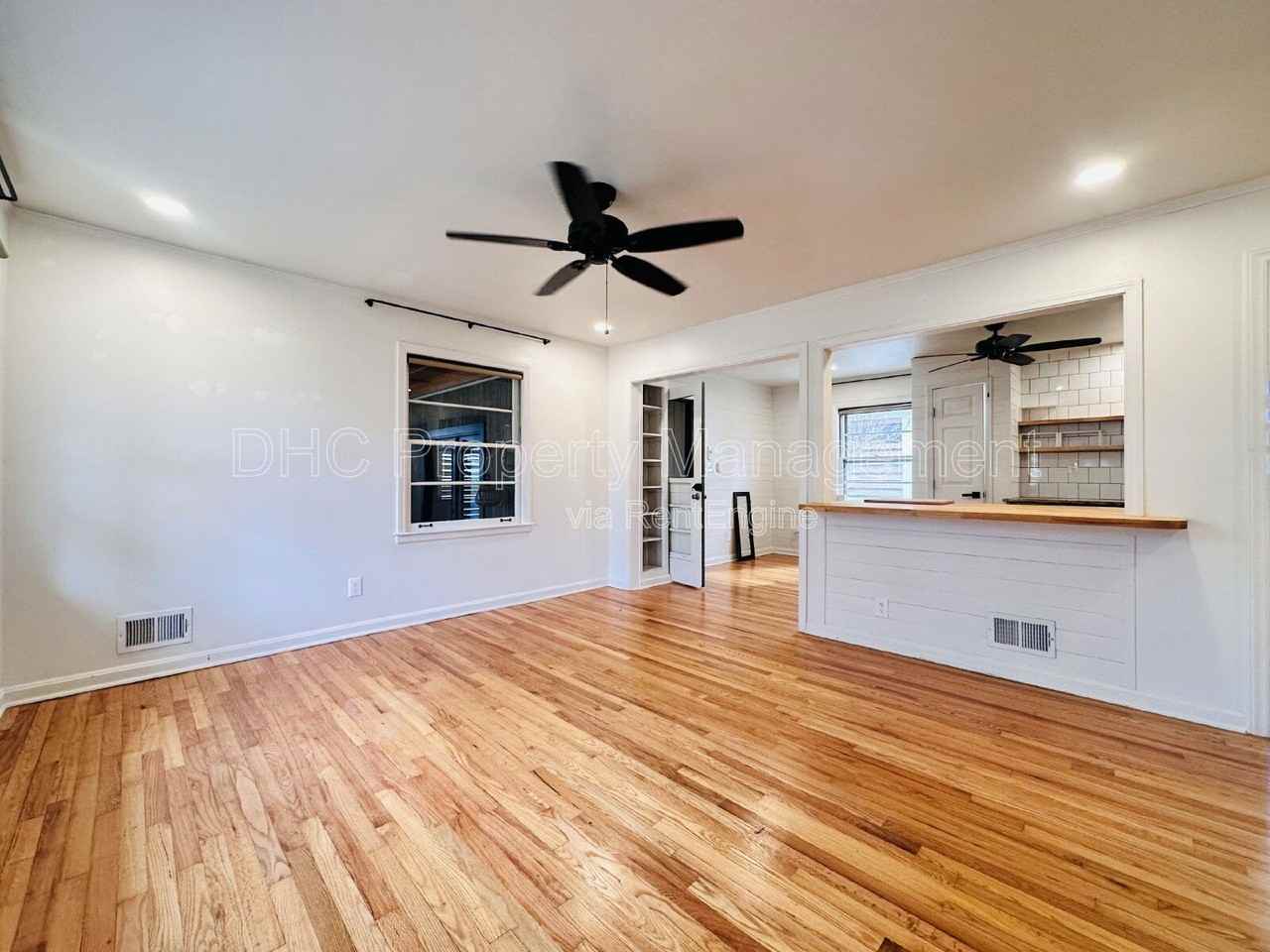 3231 Bonway Dr - Photo 4 of 17