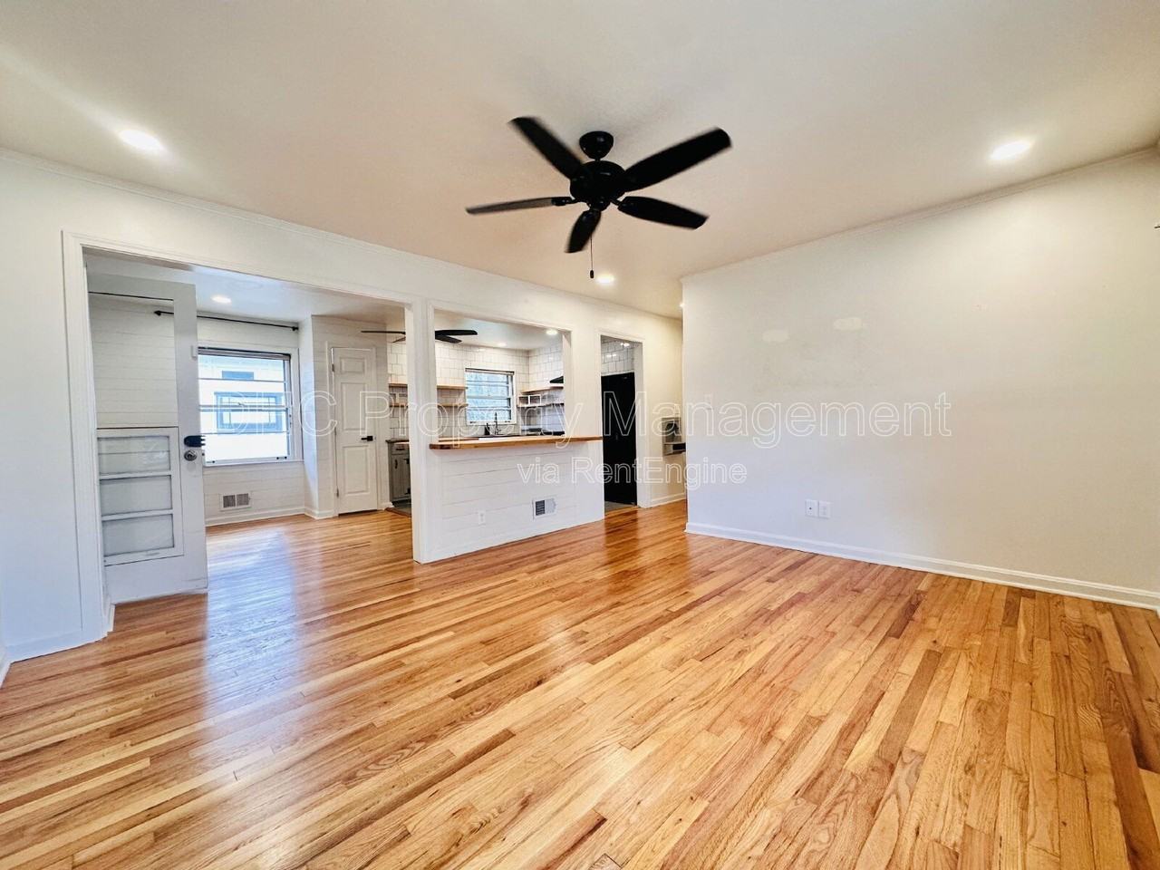 3231 Bonway Dr - Photo 5 of 17