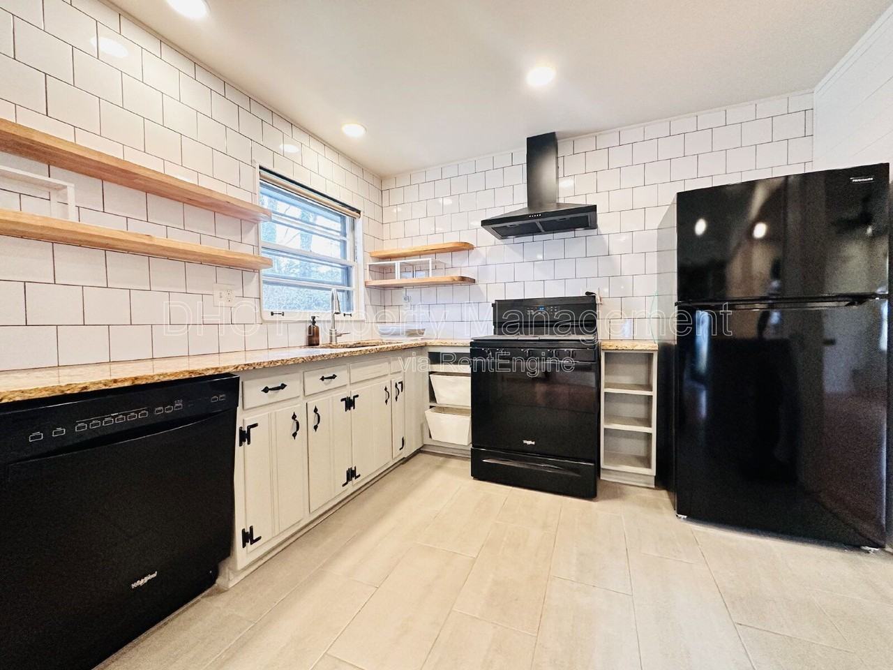 3231 Bonway Dr - Photo 6 of 17