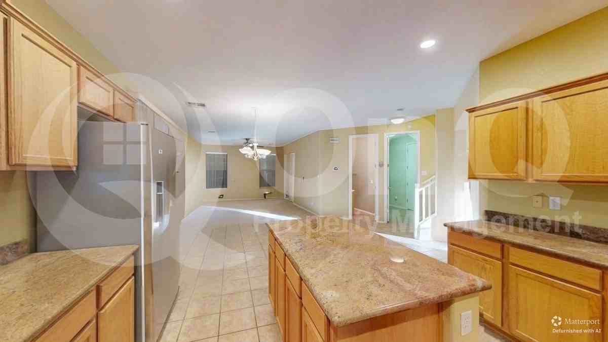 45724 W Mountain View Rd - Photo 5 of 32