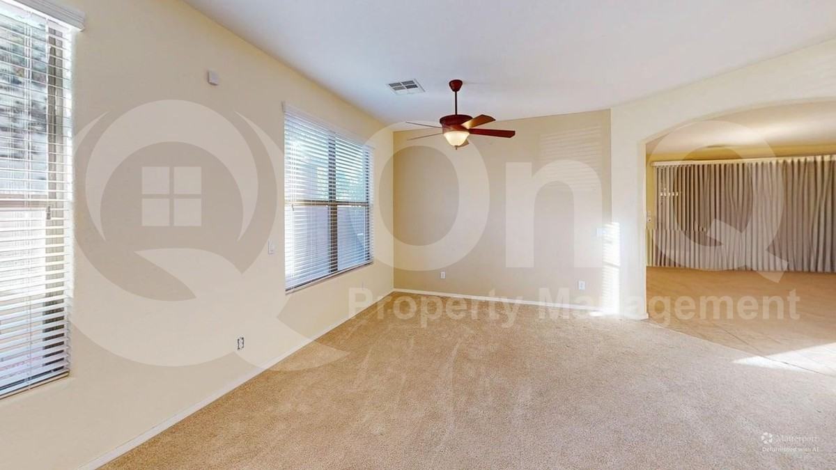 45724 W Mountain View Rd - Photo 7 of 32