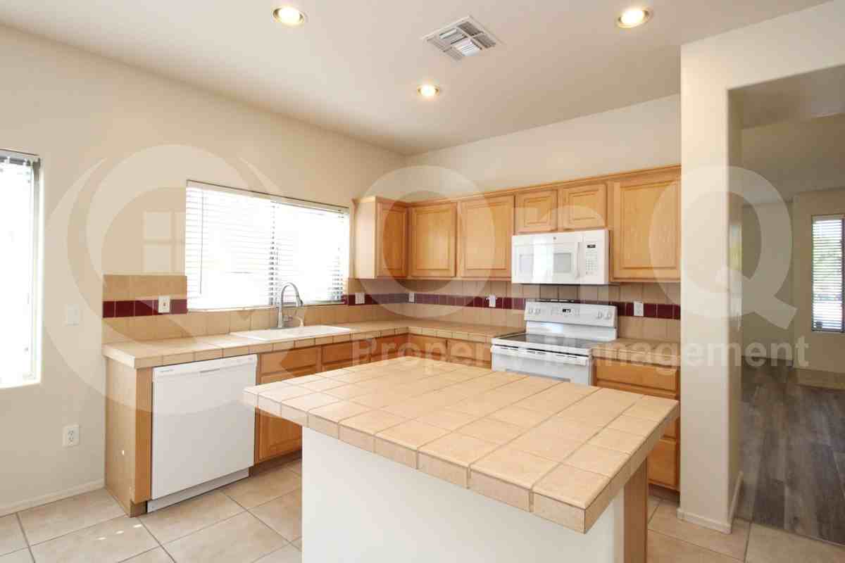 3733 E Megan St - Photo 5 of 31