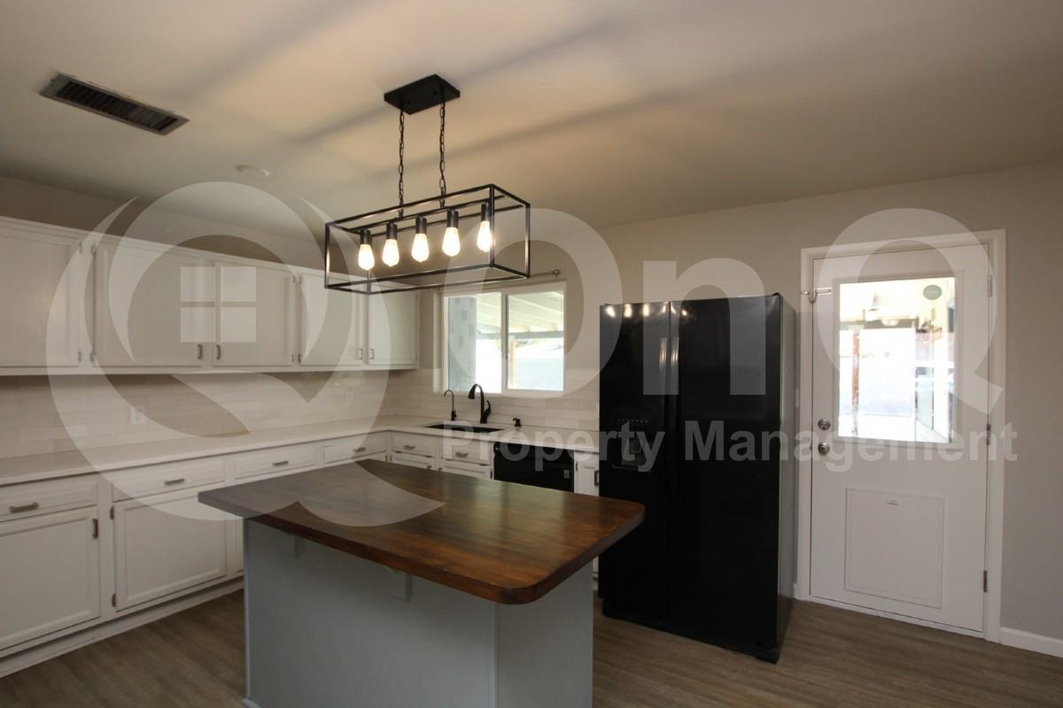 1849 W 5th Pl - Photo 5 of 19