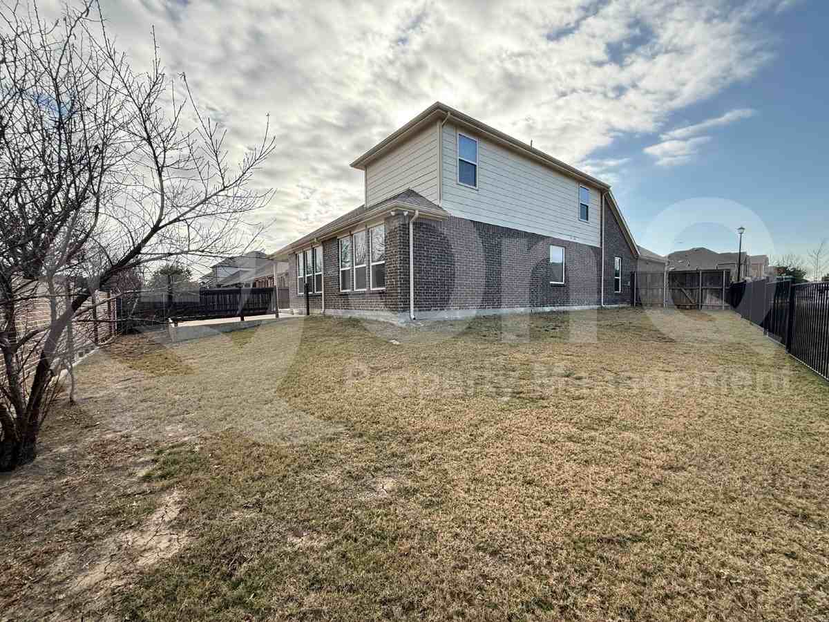 2691 Sierra Morado Dr - Photo 4 of 7