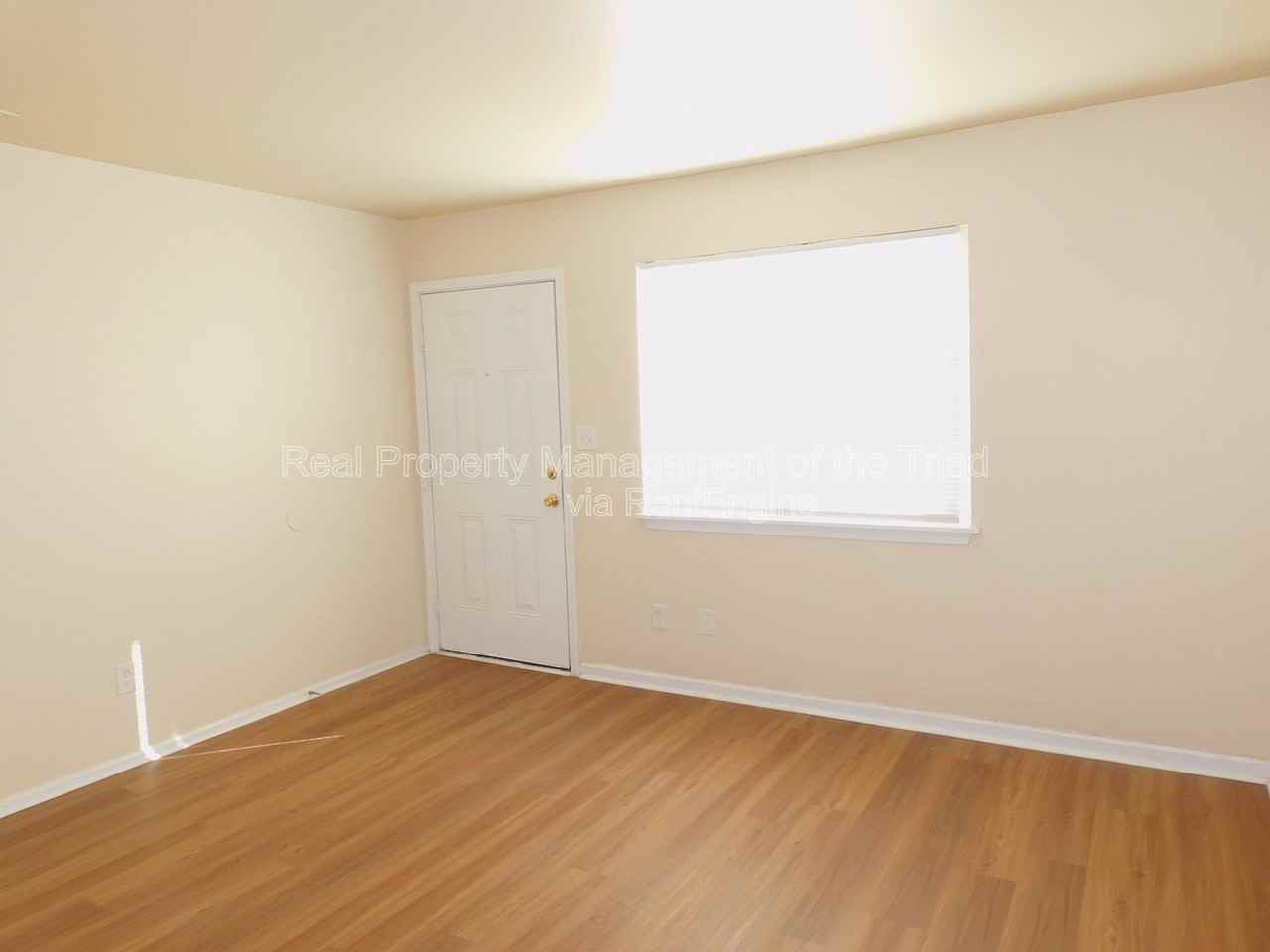 4216 Parker St #B - Photo 2 of 13