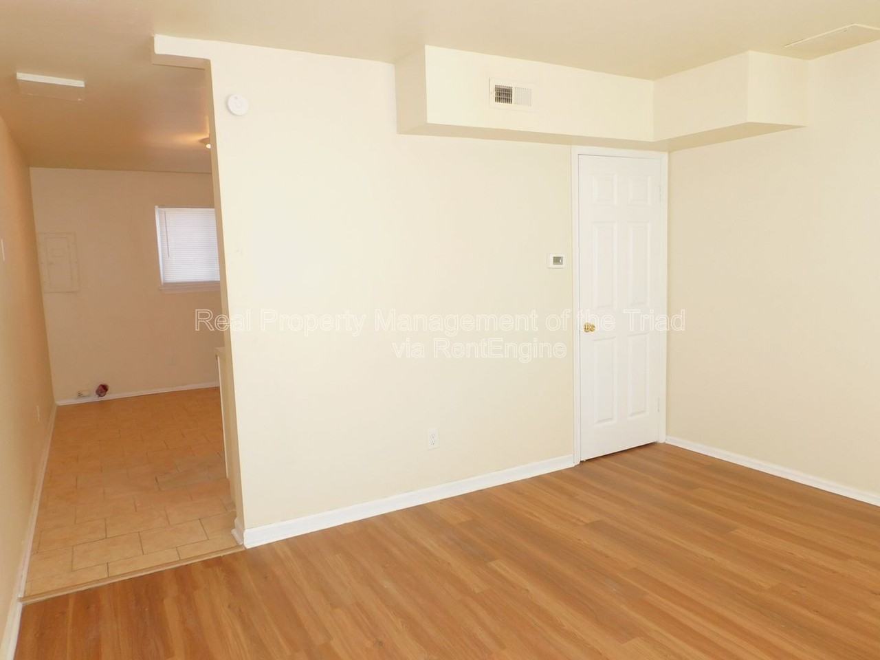 4216 Parker St #B - Photo 3 of 13