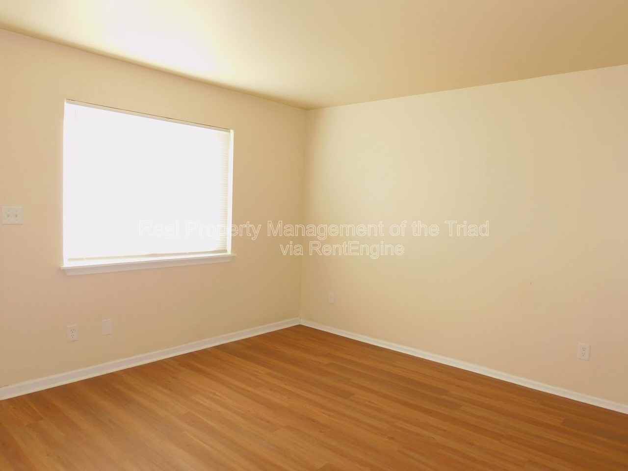 4216 Parker St #B - Photo 6 of 13