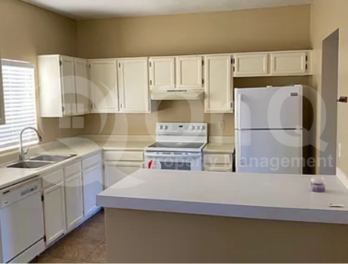 1601 N Saba St #236 - Photo 3 of 7