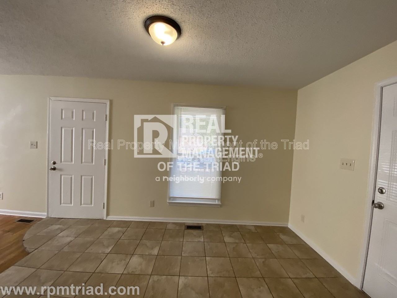 410 Boyd St - Photo 5 of 20