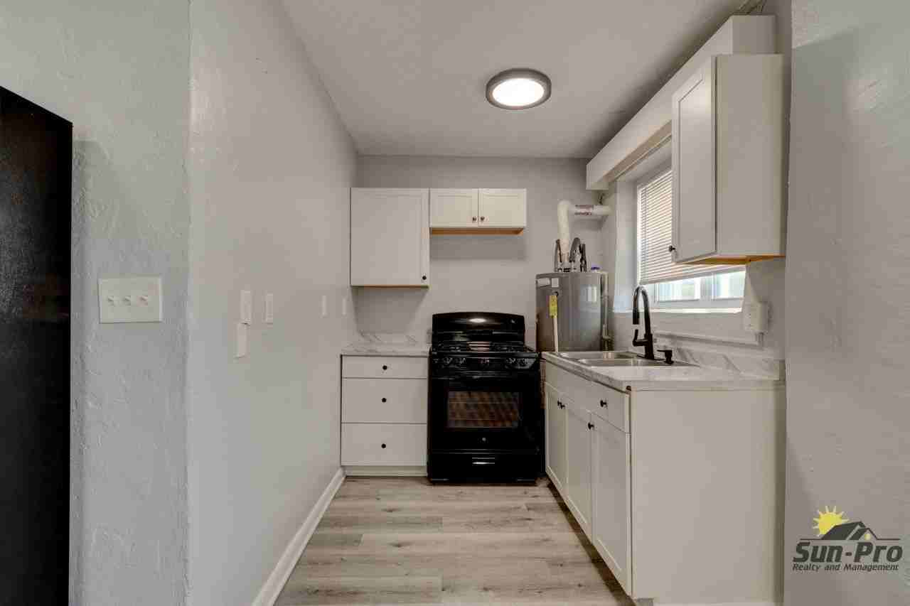 222 N Oleander Ave #3 - Photo 5 of 10