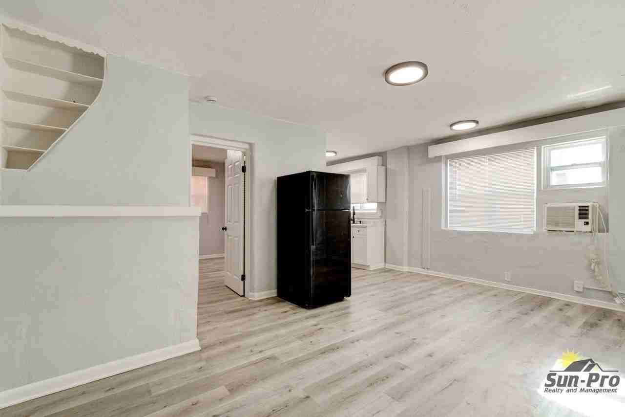 222 N Oleander Ave #3 - Photo 6 of 10