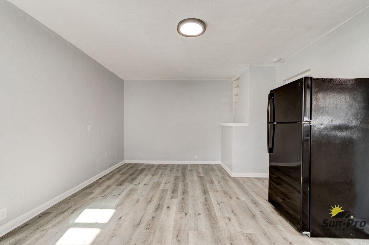 222 N Oleander Ave #3 - Photo 7 of 10