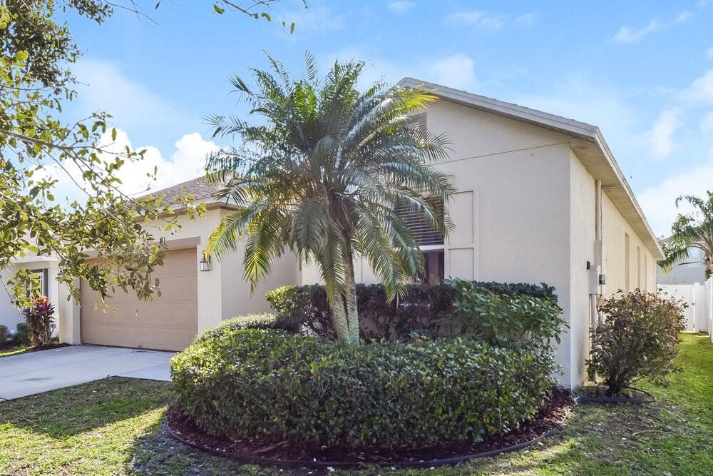 419 Janice Kay Pl - Photo 3 of 16