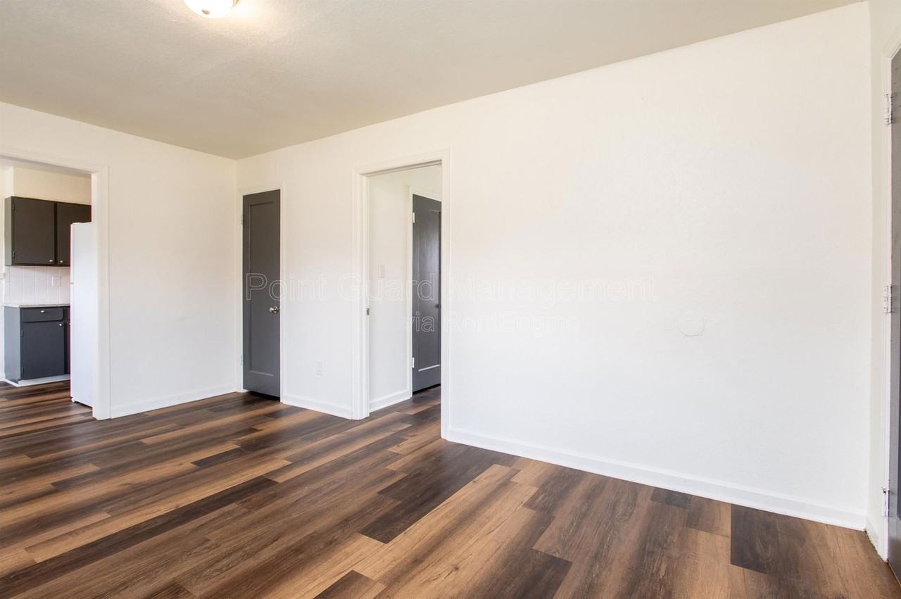 1301 E Mount Vernon Rd #1301 - Photo 3 of 20