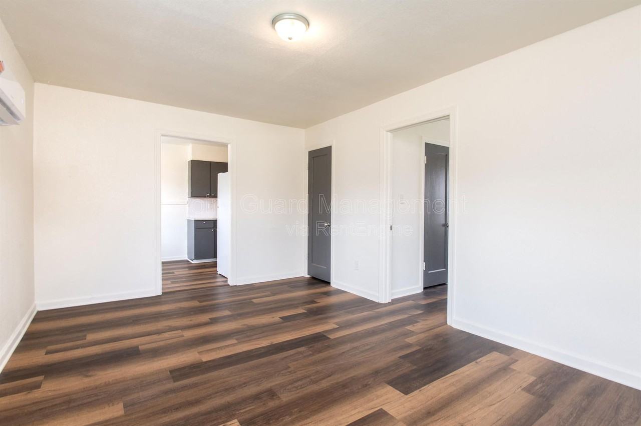 1301 E Mount Vernon Rd #1301 - Photo 4 of 20