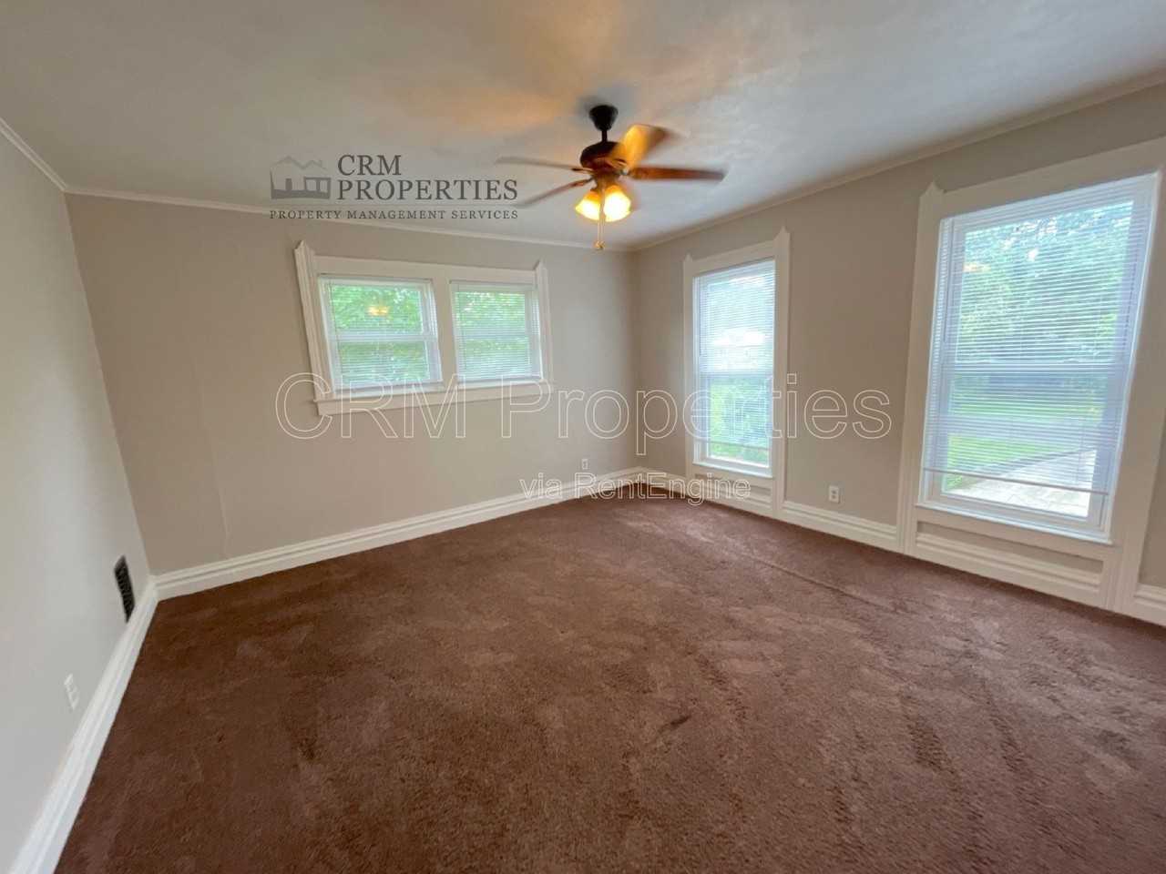 517 W Jefferson St - Photo 6 of 11