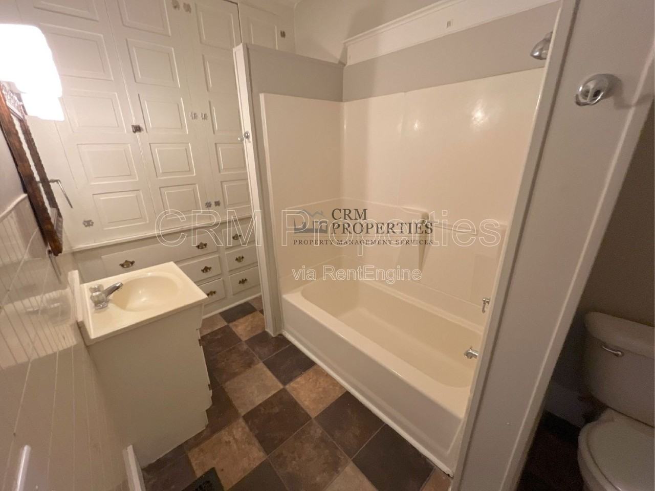 517 W Jefferson St - Photo 7 of 11