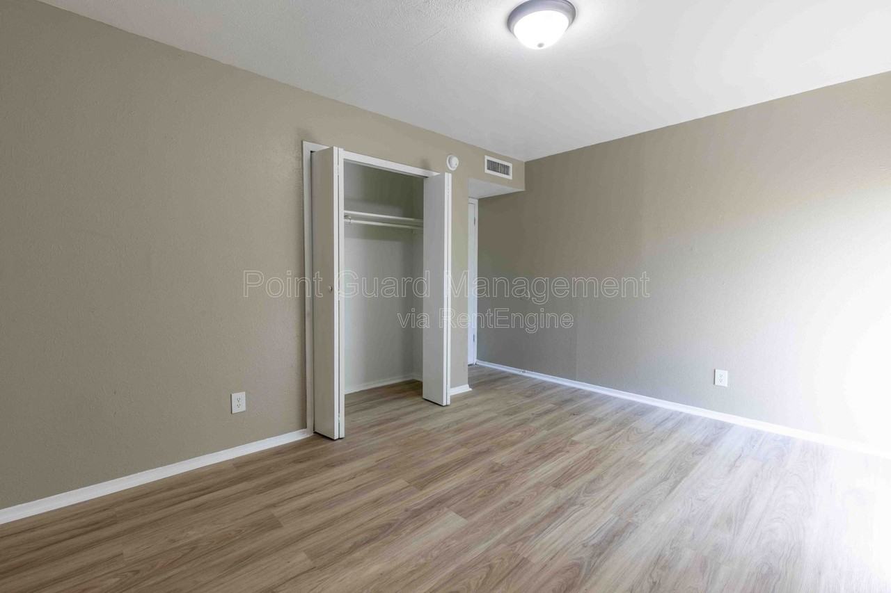 4586 W Kiest Blvd #2094 - Photo 5 of 24