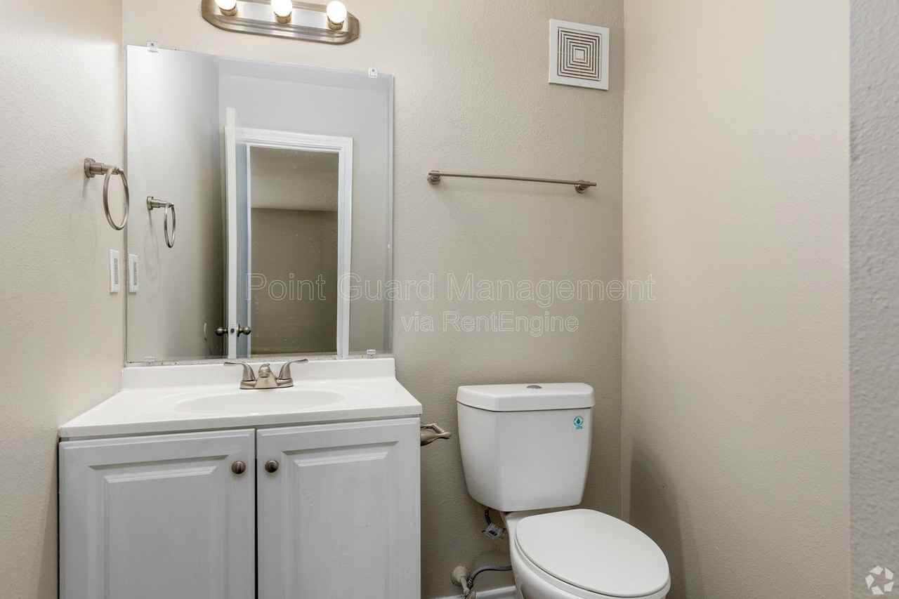 4560 W Kiest Blvd #2056 - Photo 7 of 15