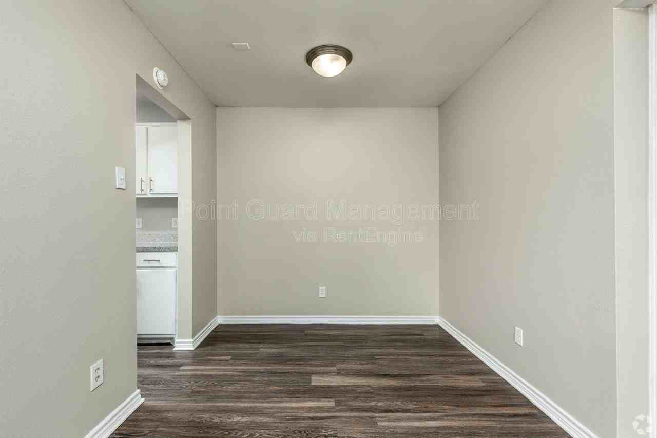 4594 W Kiest Blvd #2114 - Photo 2 of 15