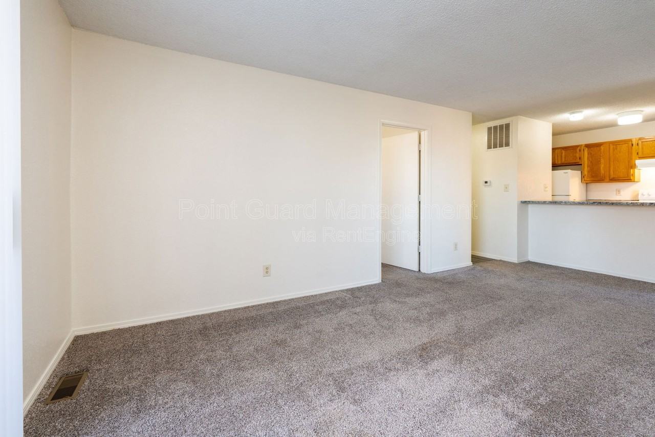 1905 E 24th Ave - Photo 3 of 33