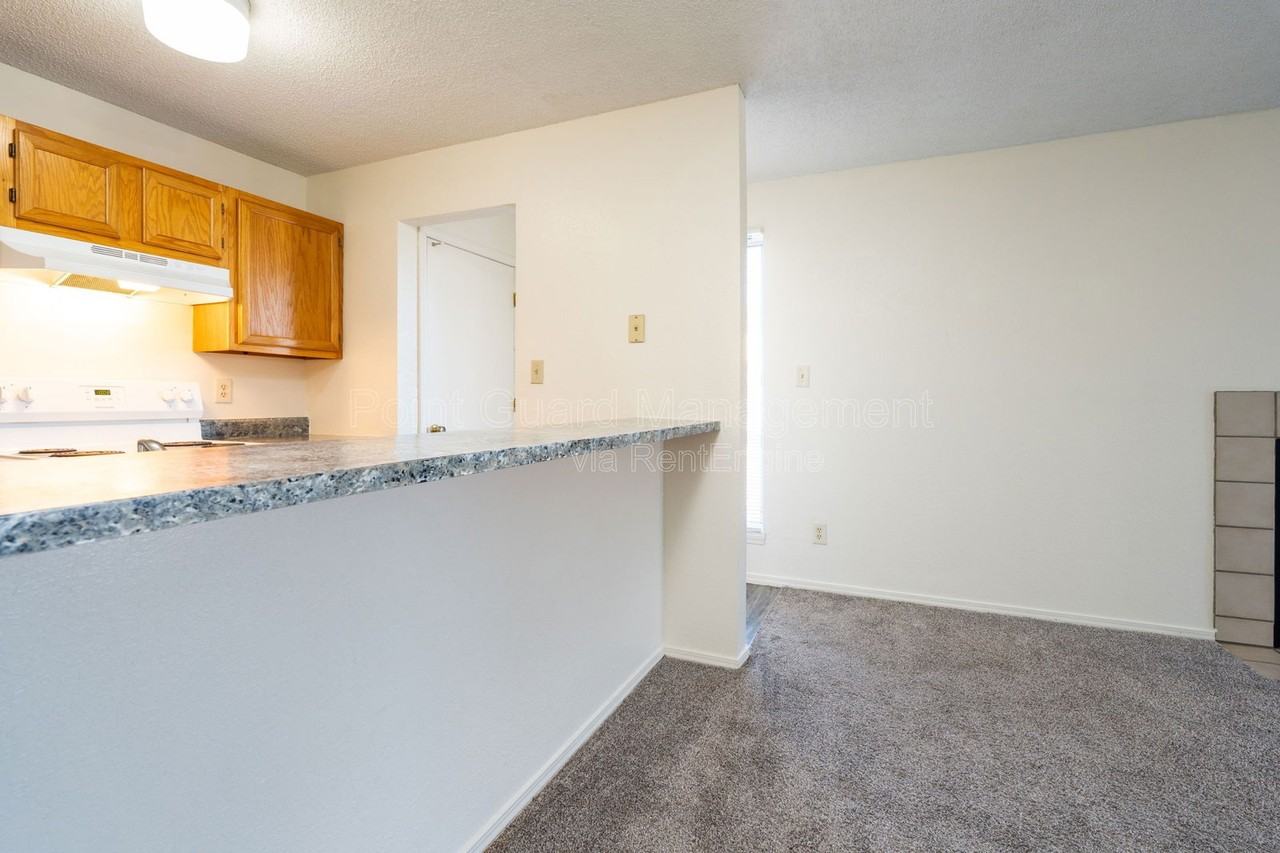 1905 E 24th Ave - Photo 7 of 33