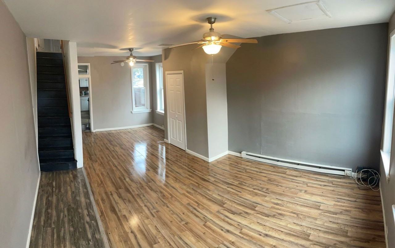 855 Lancaster Ave - Photo 2 of 15