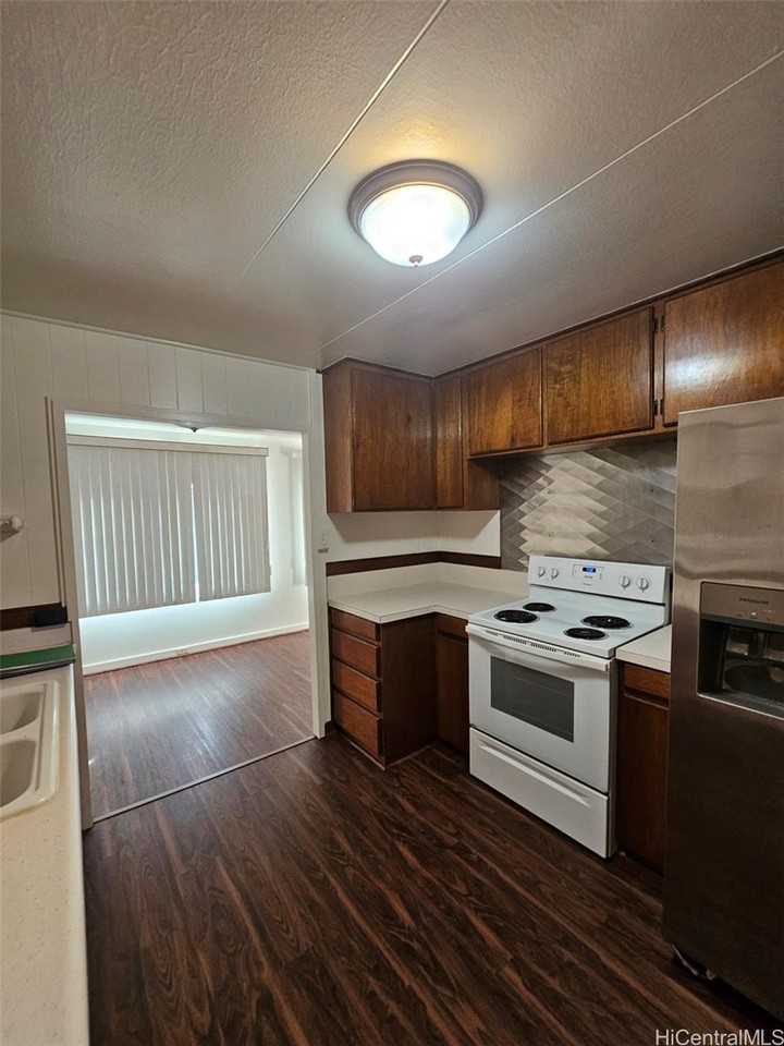 844 Wahinani St - Photo 4 of 10