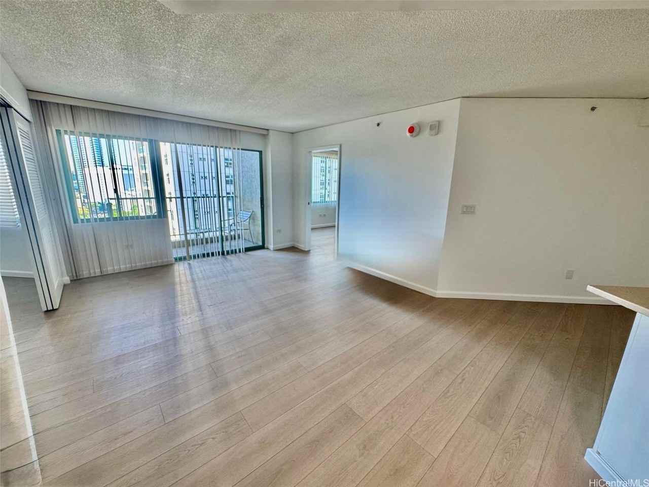 1314 Kalakaua Ave #910 - Photo 3 of 14