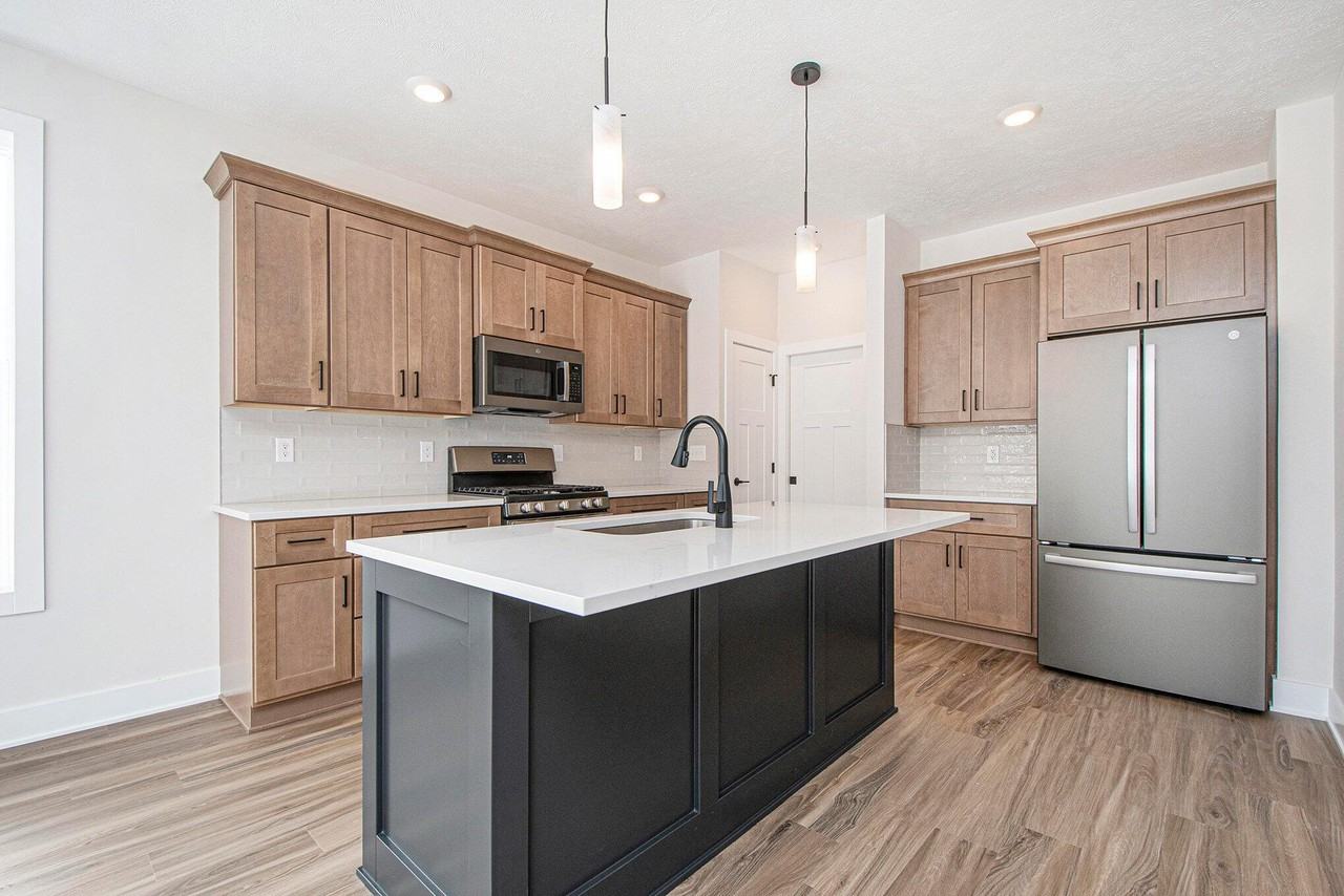 1964 N Park Rd - Photo 2 of 18