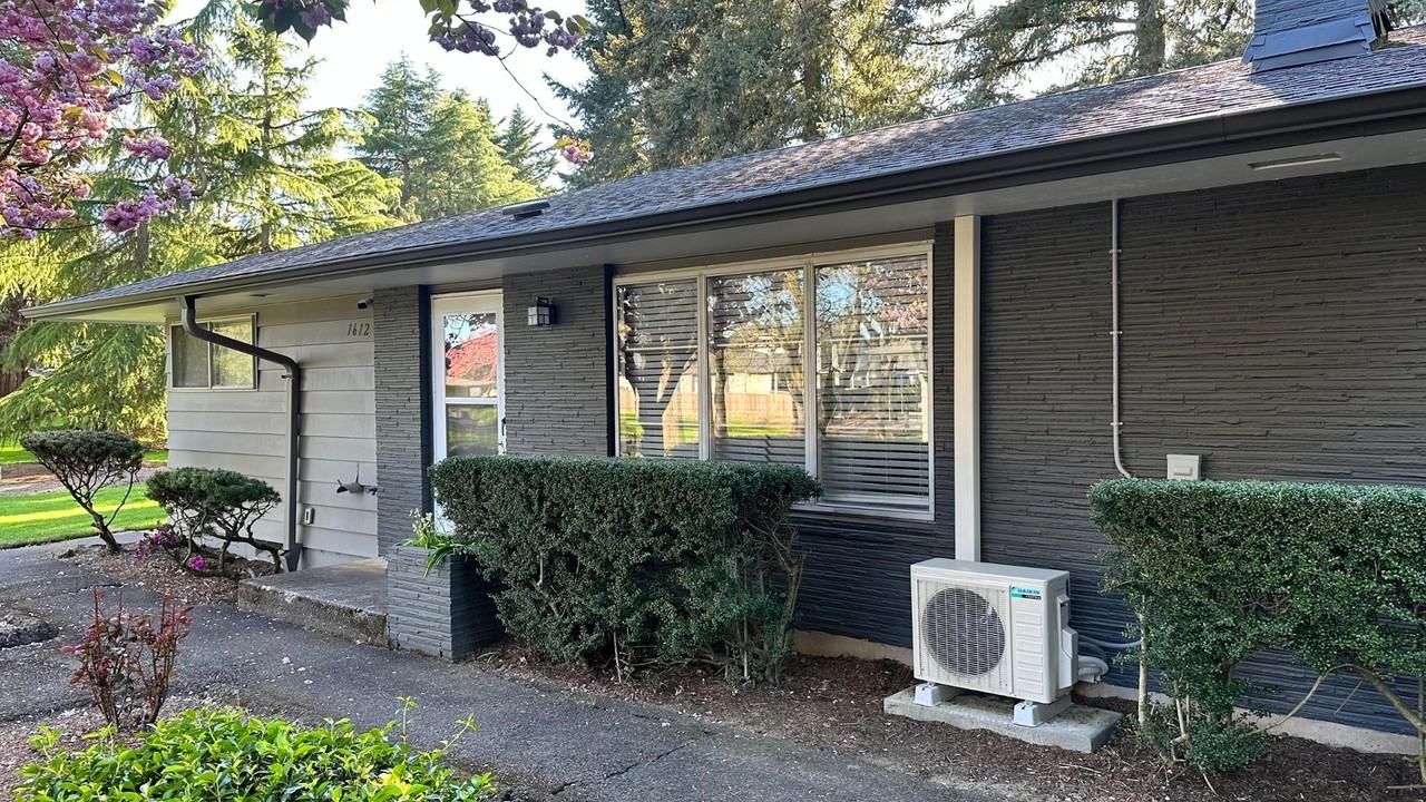 1612 Nw 109th St - Photo 2 of 13