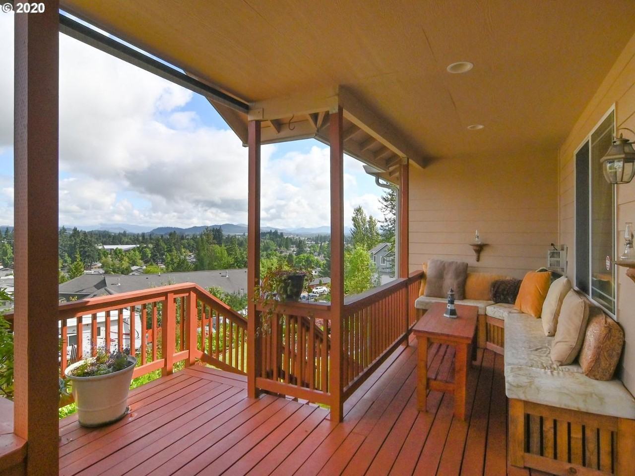 795 Queens Ave - Photo 3 of 14