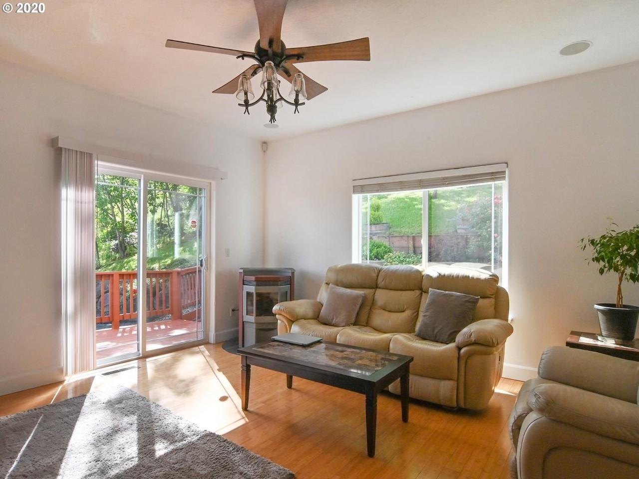 795 Queens Ave - Photo 6 of 14