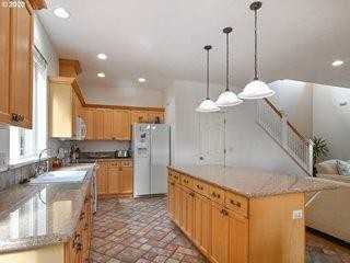 795 Queens Ave - Photo 7 of 14