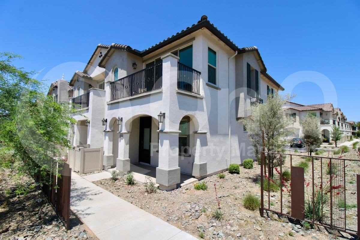 4730 S Ferric - Photo 2 of 10