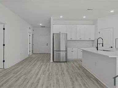 1147 Edgerton Ave - Photo 2 of 10