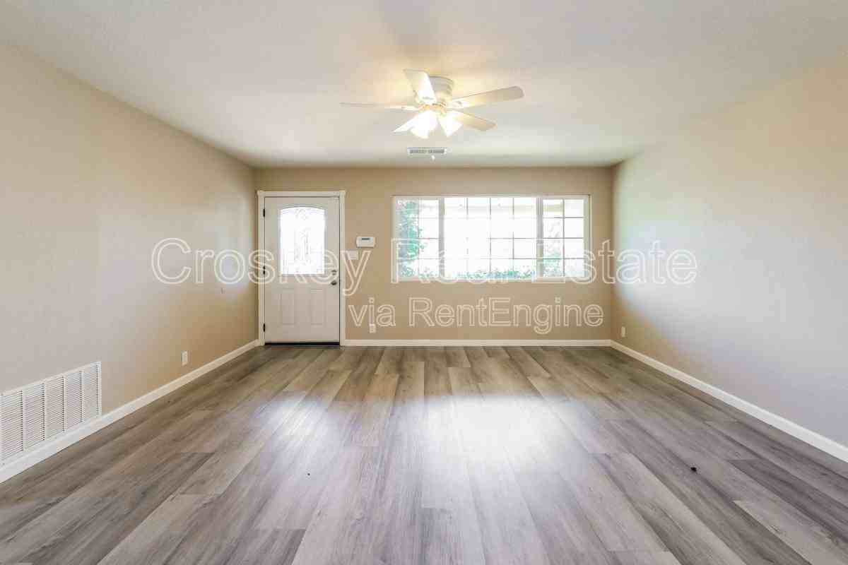 322 Sweeney Rd - Photo 2 of 8