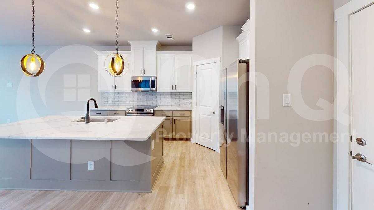 7332 Concha Dr - Photo 2 of 10