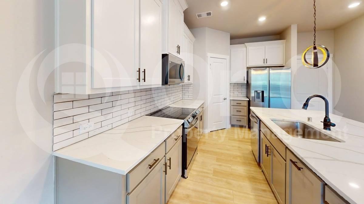 7332 Concha Dr - Photo 3 of 10