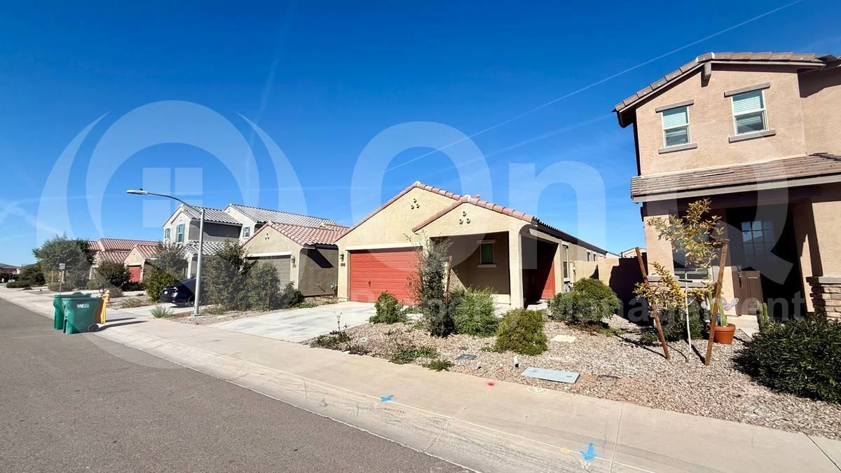 40558 W Sunland Dr - Photo 2 of 10