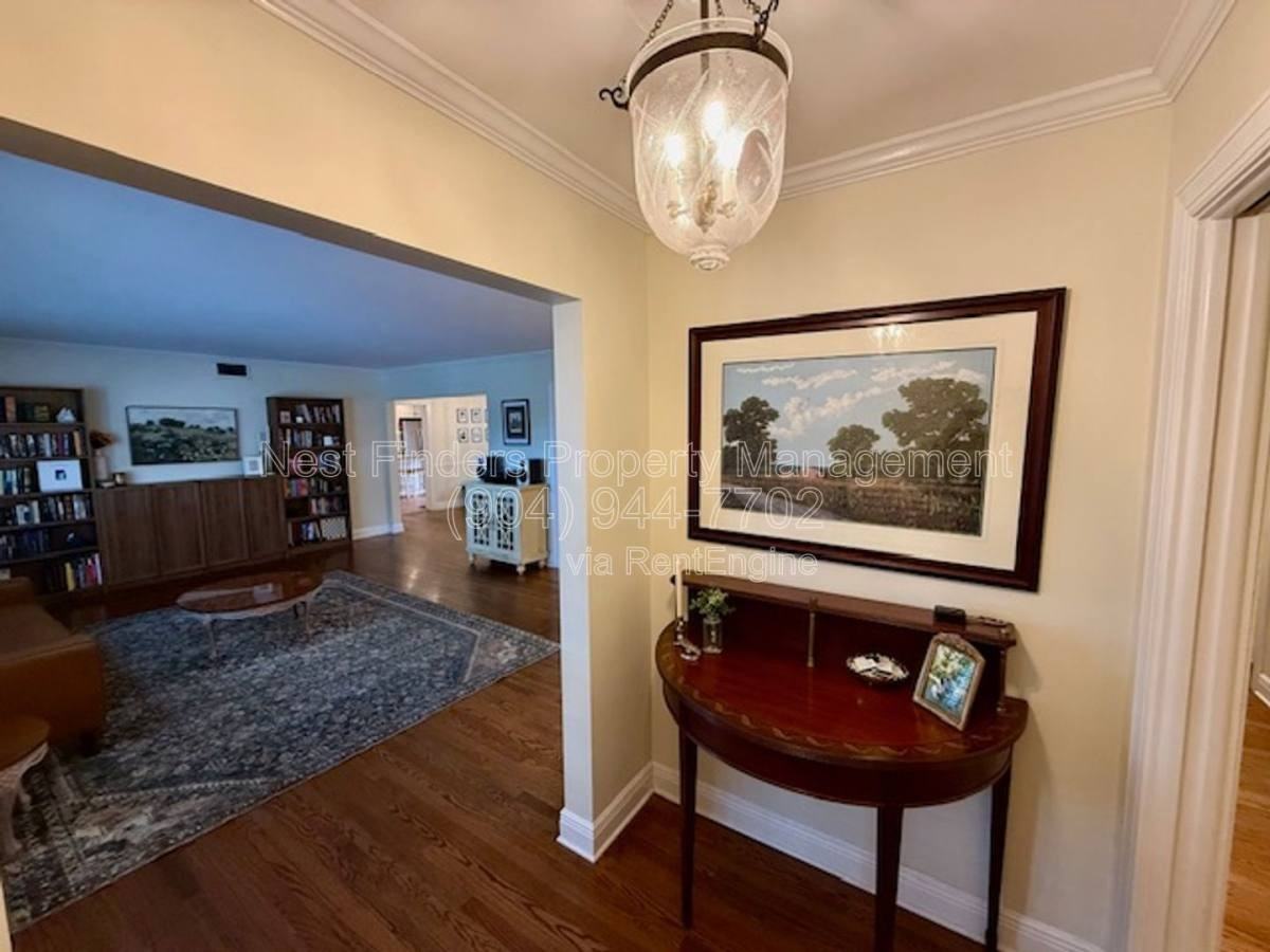 7104 Catalonia Ave - Photo 3 of 10