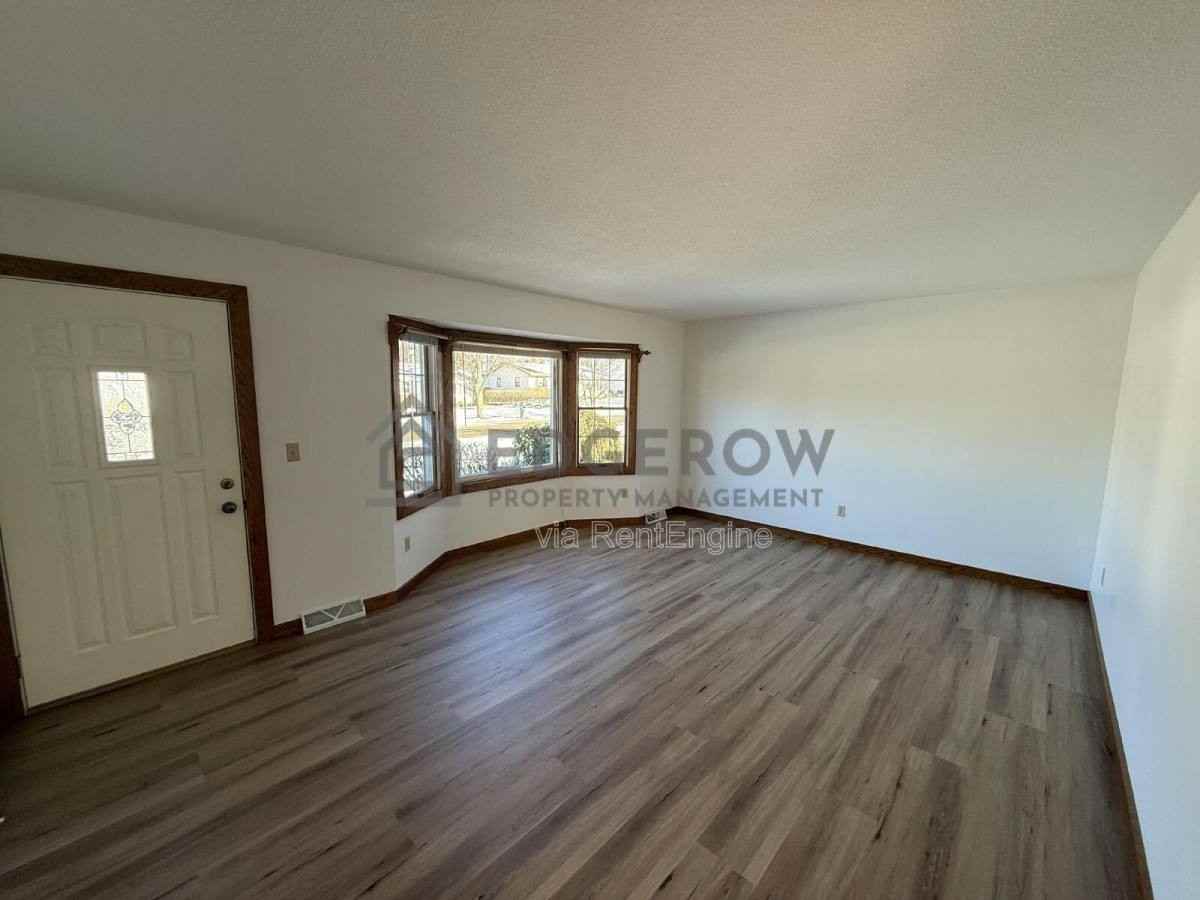 2540 Ancient Dr Sw - Photo 2 of 10