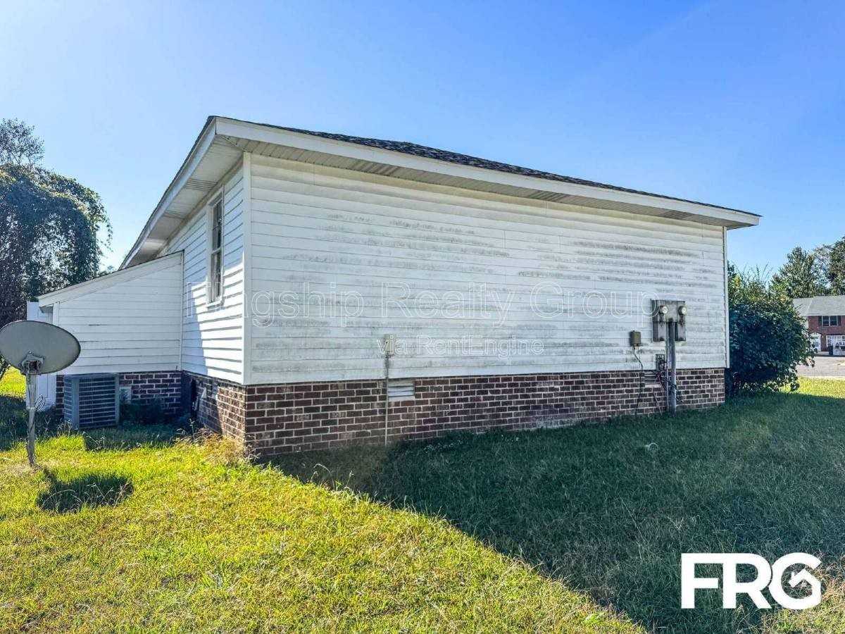 102 Bragg Cir #A - Photo 2 of 5